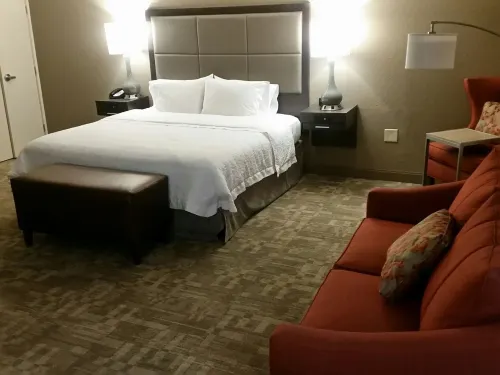 Hampton Inn by Hilton Garden City Long Island Chambres Photos