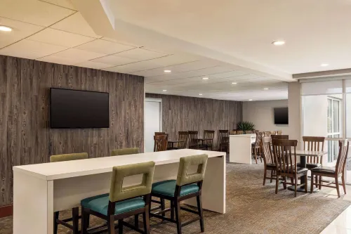 Wingate by Wyndham Fletcher at Asheville Airport Business Facilities Photos