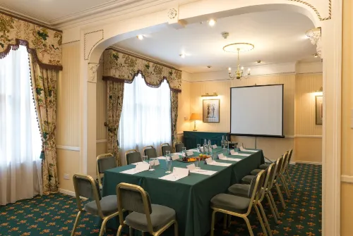 Best Western Salisbury Red Lion Hotel Business Photos