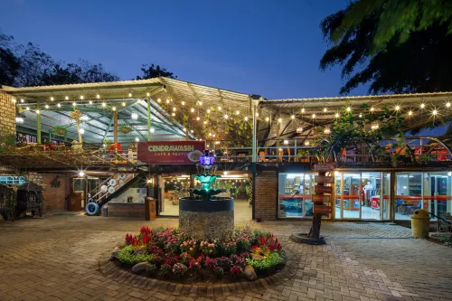 Royal Hotel and Outbound Trawas Featured Photos