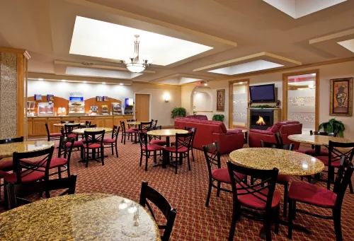 Holiday Inn Express & Suites Detroit - Utica Mahlzeiten Photos