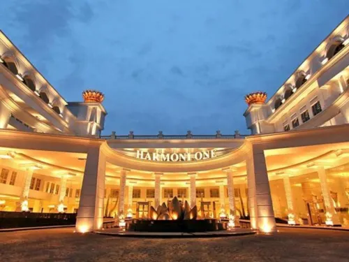 Harmoni One Convention Hotel and Service Apartments Kamar Photos