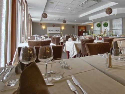 Domaine de la Foret D’Orient Hotel Restaurant Spa & Golf Business Facilities Photos