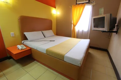 Eurotel Las Pinas Zimmer Photos