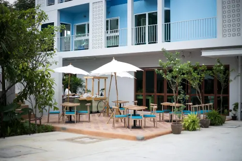 DeeProm Pattaya Hotel Featured Photos