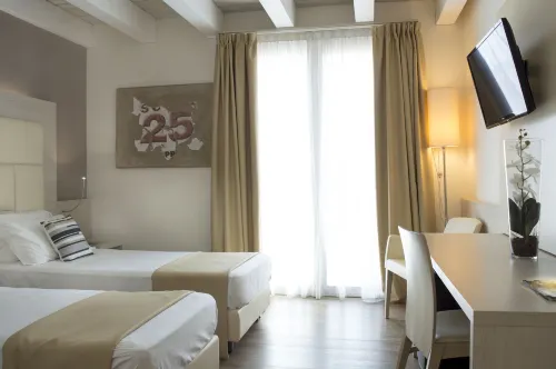 Hotel Alexander Rooms Photos