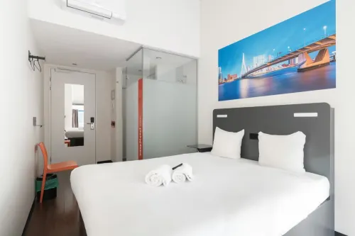 EasyHotel Rotterdam City Centre Photos