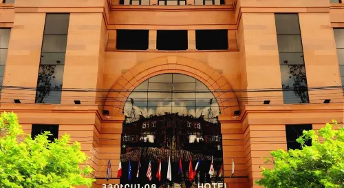 Royal Plaza by Stellar Hotels, Yerevan Экстерьер Photos