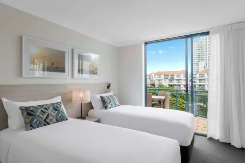 Oaks Gold Coast Calypso Plaza Suites Photos