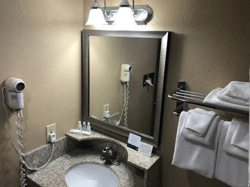 Quality Inn Near Joint Base Andrews-Washington Area Photos