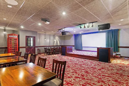 The Clover Hotel, Ascend Hotel Collection Restauration Photos