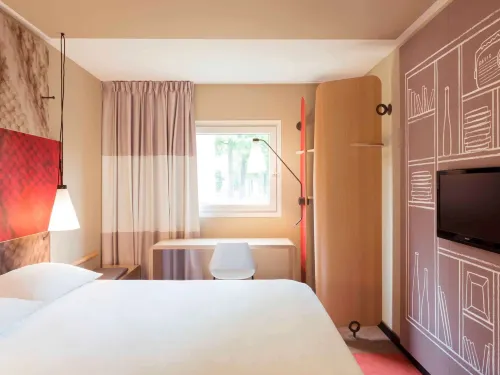 Ibis Château de Fontainebleau Rooms Photos