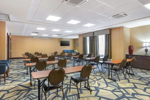 Best Western Plus University Park Inn  Suites Espaces Affaires Photos