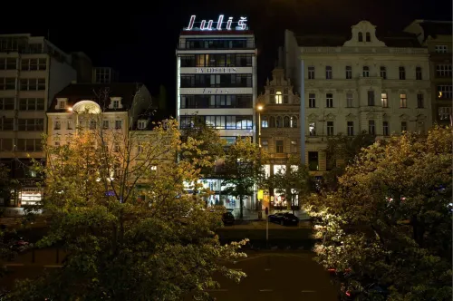 EA Hotel Julis Extérieur Photos