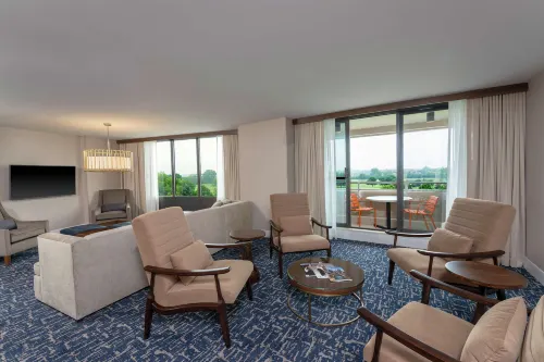 Hilton Chicago Oak Brook Hills Resort & Conference Center Rooms Photos