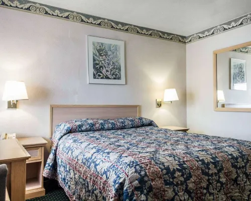 Rodeway Inn Monterey Near Fairgrounds Photos