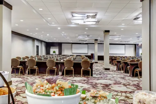 Crowne Plaza Houston Galleria Area Business Facilities Photos