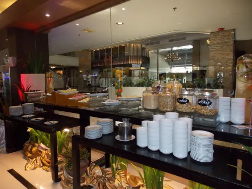 L'Fisher Hotel Bacolod Spisning Photos