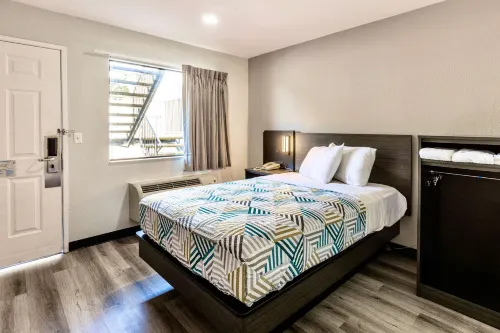 Motel 6 Carlsbad, CA - Near Legoland Rooms Photos