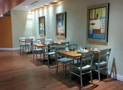 Holiday Inn Corpus Christi Downtown Marina Restauration Photos