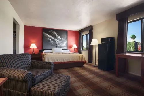 Super 8 by Wyndham Idaho Falls Featured Photos