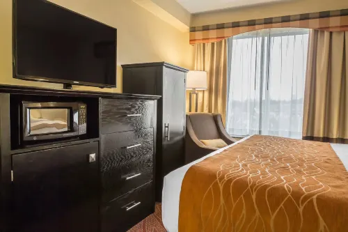 Comfort Inn & Suites LaGuardia Airport Photos