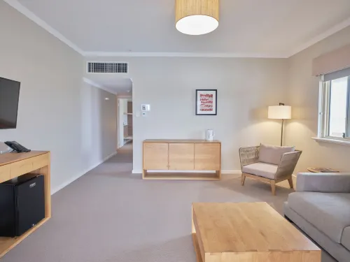 The Marina Hotel - Mindarie Zimmer Photos