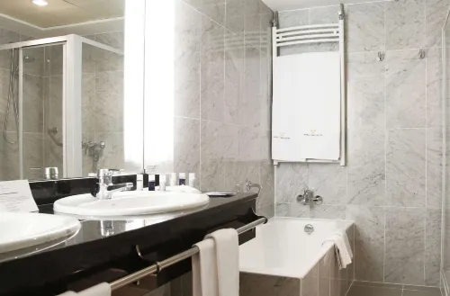 Hotel Tres Reyes Pamplona Photos