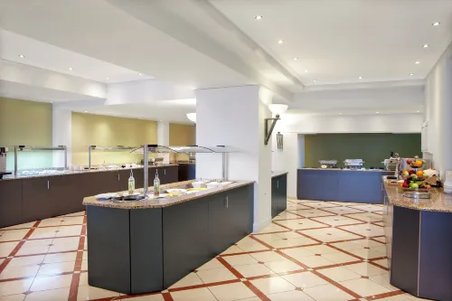 Ramada by Wyndham, Athens Club Attica Riviera Restauration Photos
