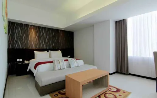 The Sun Hotel Madiun Zimmer Photos