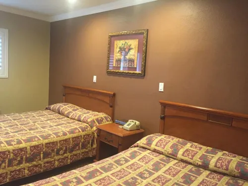 Beverly Inn Photos