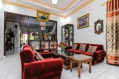 RedDoorz Near Sam Ratulangi Airport Manado Photos