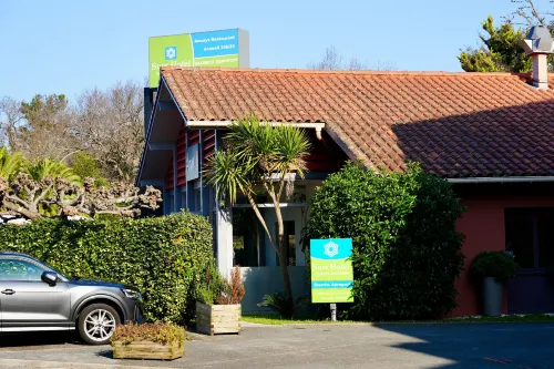 Sure Hotel by Best Western Biarritz Aeroport Extérieur Photos