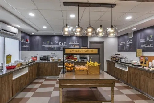 Hampton Inn Ft. Collins Restauration Photos