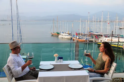 Alesta Yacht Hotel Dining Photos
