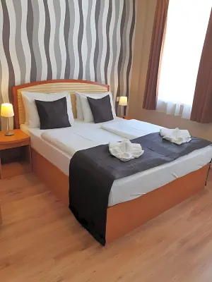 Six Inn Hotel Budapest Photos