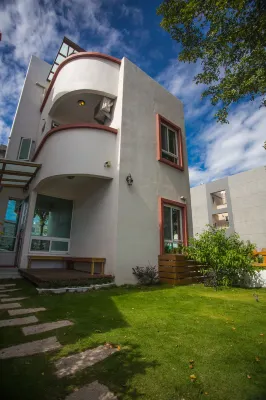 Soft Travel House Exterior Photos