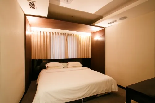 The Riverside Hotel Photos
