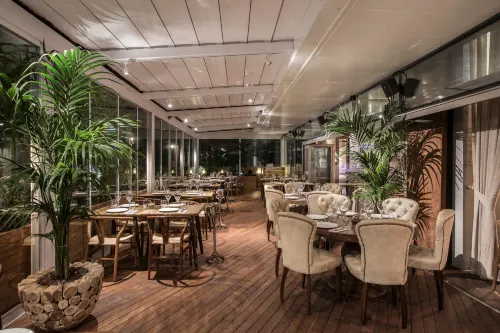 Delta Hotels Istanbul Levent Restauration Photos
