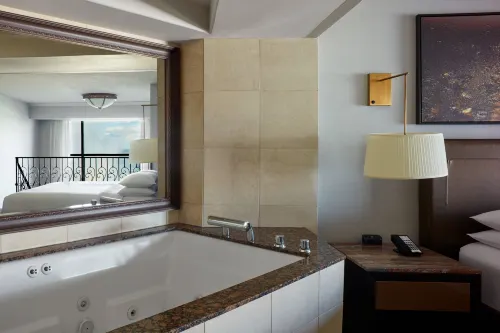 Niagara Falls Marriott Fallsview Hotel & Spa Rooms Photos