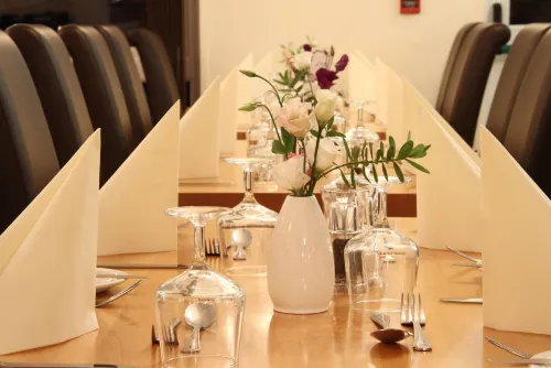 Exeter Court Hotel Dining Photos