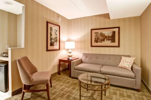 DoubleTree Fallsview Resort & Spa by Hilton - Niagara Falls Rooms Photos