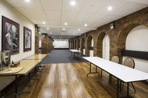 Gateway Hotel by Nightcap Plus Espaces Affaires Photos