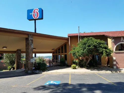 Motel 6 Hot Springs, AR Rooms Photos