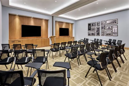 Le Meridien Cairo Airport Business Facilities Photos