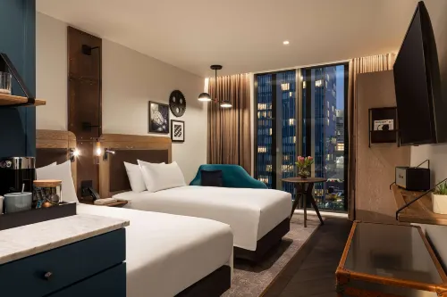 The Gantry London, Curio Collection by Hilton Chambres Photos