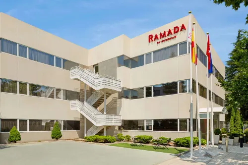 Ramada by Wyndham Madrid Tres Cantos Exterior Photos