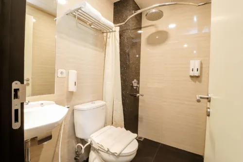 Empress Hotel Makassar City Center by Life Værelser Photos