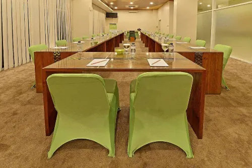 Whiz Hotel Malioboro Yogyakarta Fasilitas Bisnis Photos