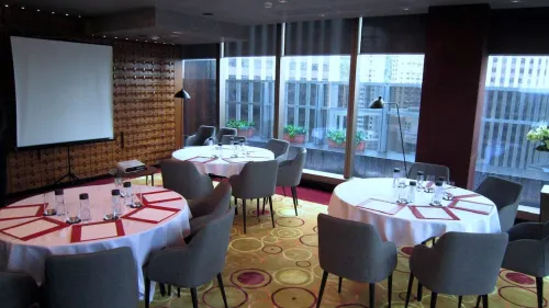Hotel Indigo Hong Kong Island Business Photos